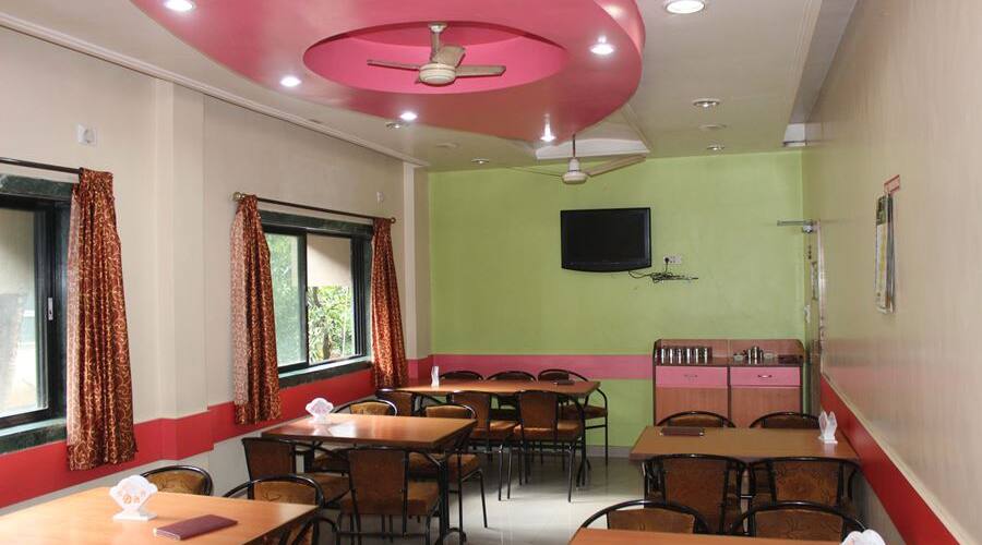 Hotel Deepak Deluxe, Chiplun 4